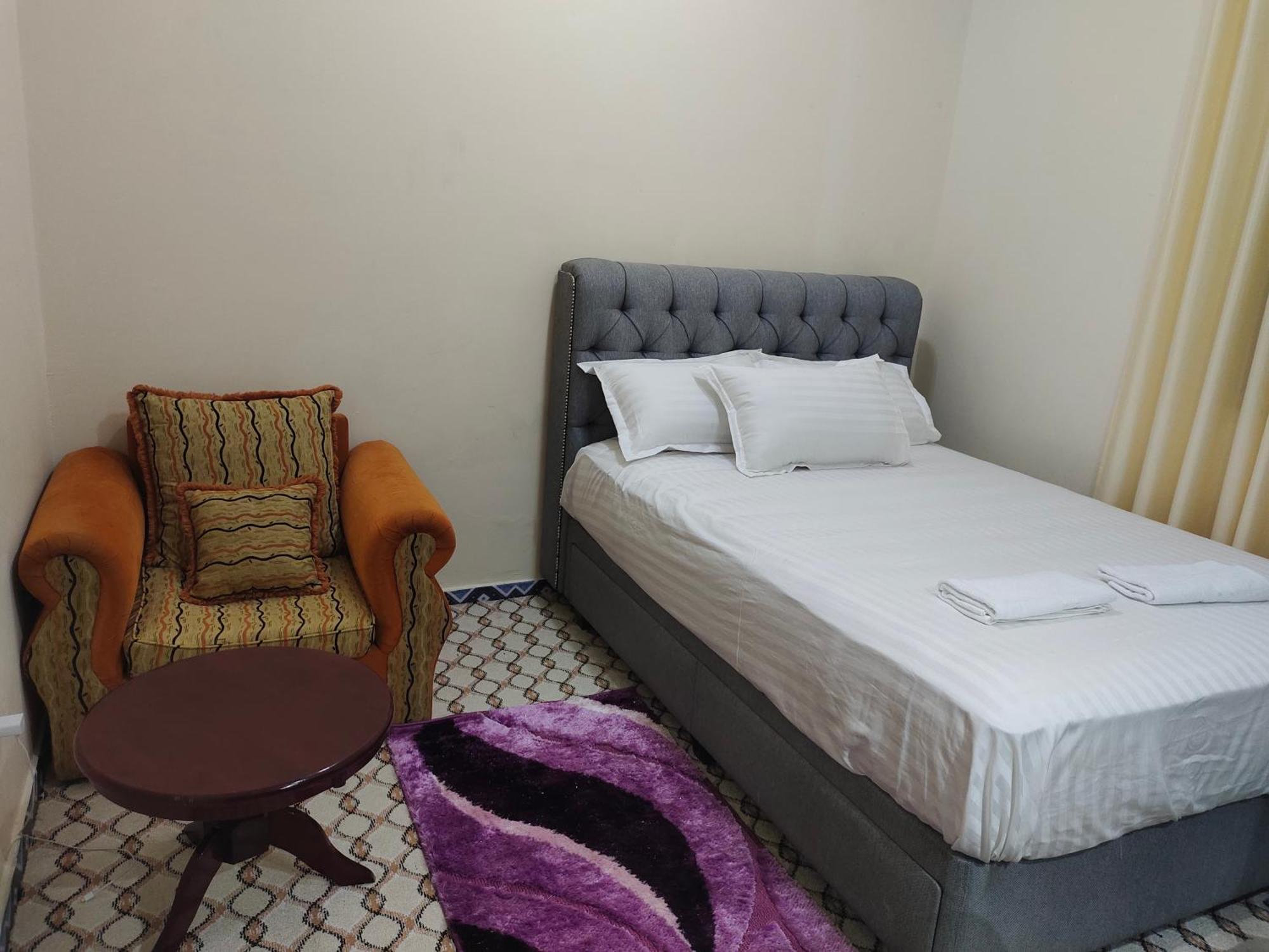 Arnim Serviced - Only For Family