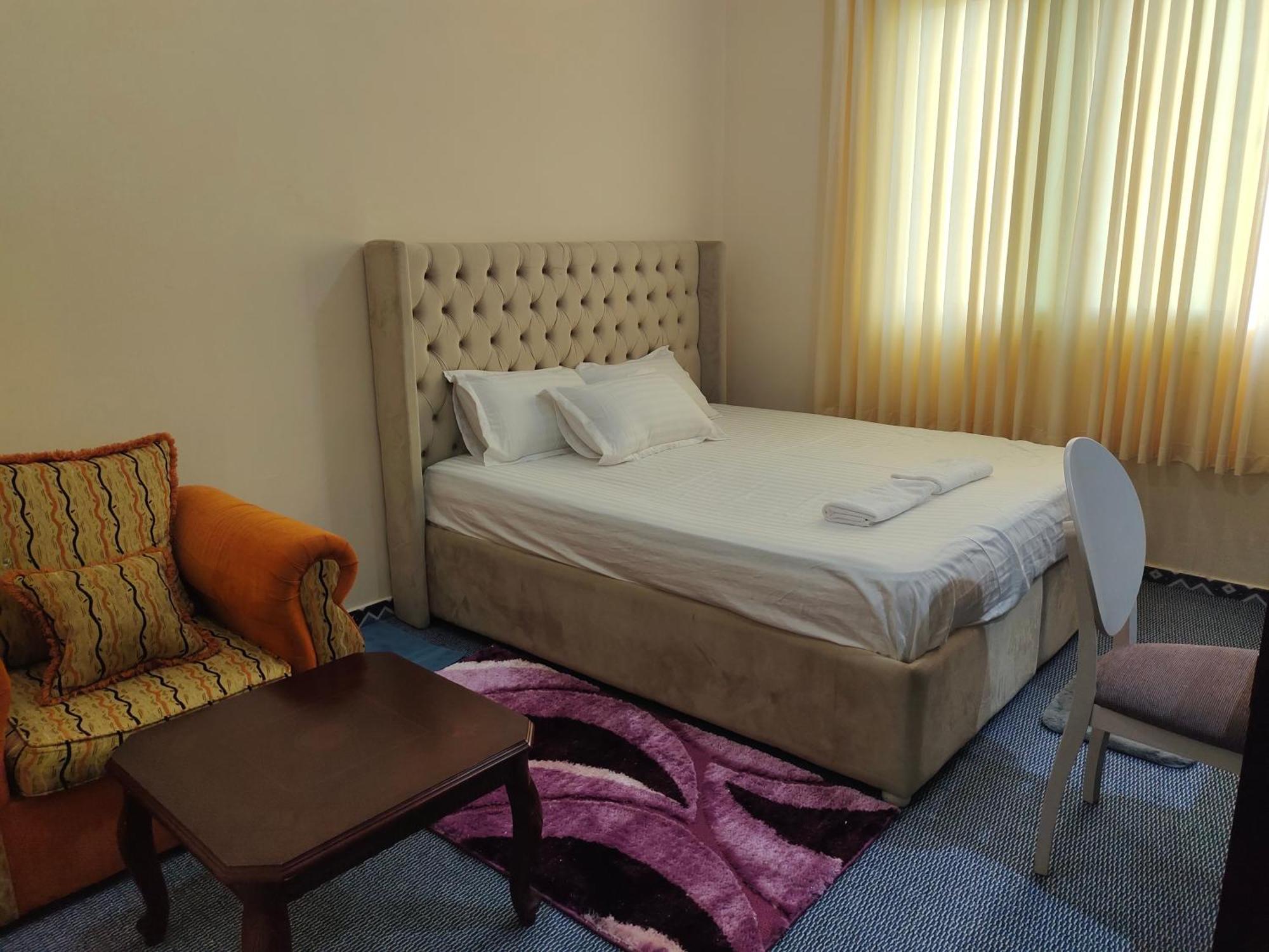 Arnim Serviced - Only For Family Apartment *