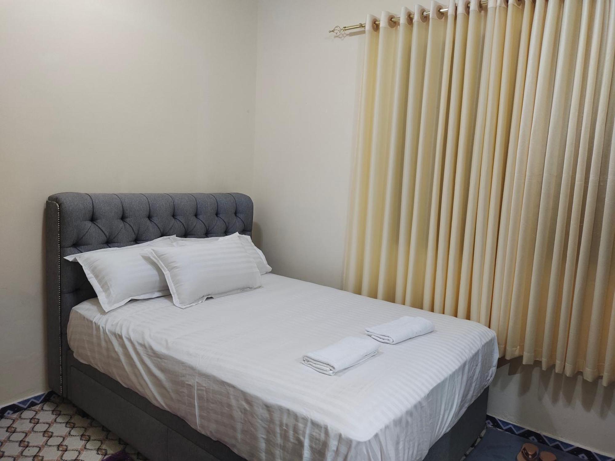 Arnim Serviced - Only For Family * Charjah