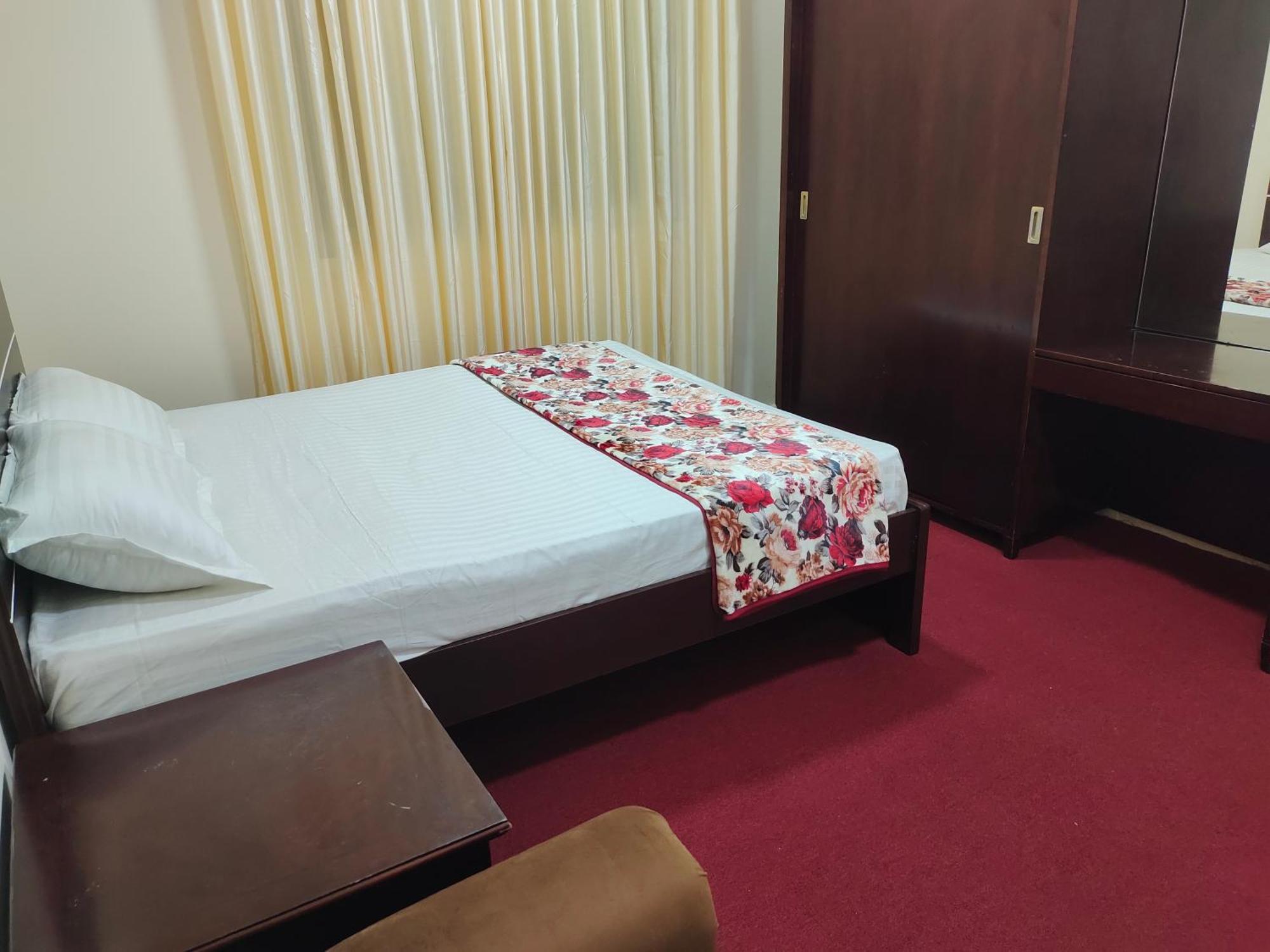 Arnim Serviced - Only For Family