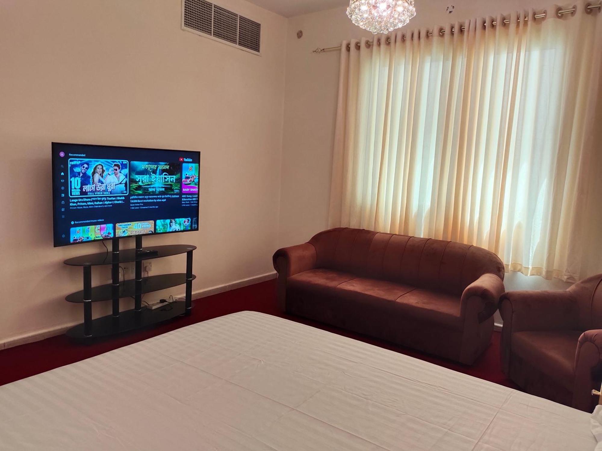 Arnim Serviced - Only For Family Charjah