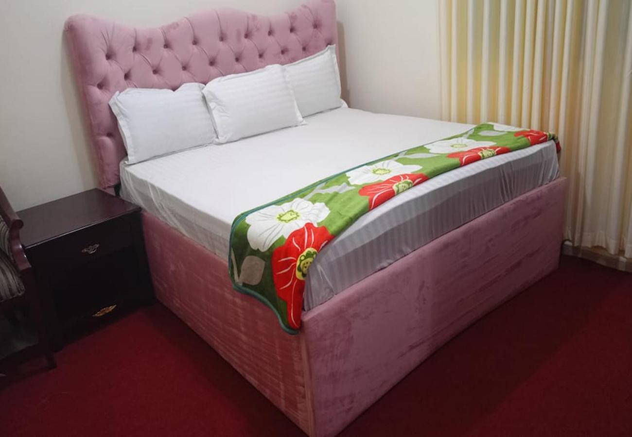 Arnim Serviced - Only For Family